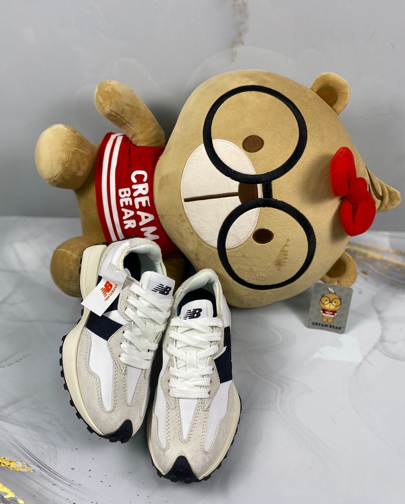 New Balance 327 Blanco Negro NB85