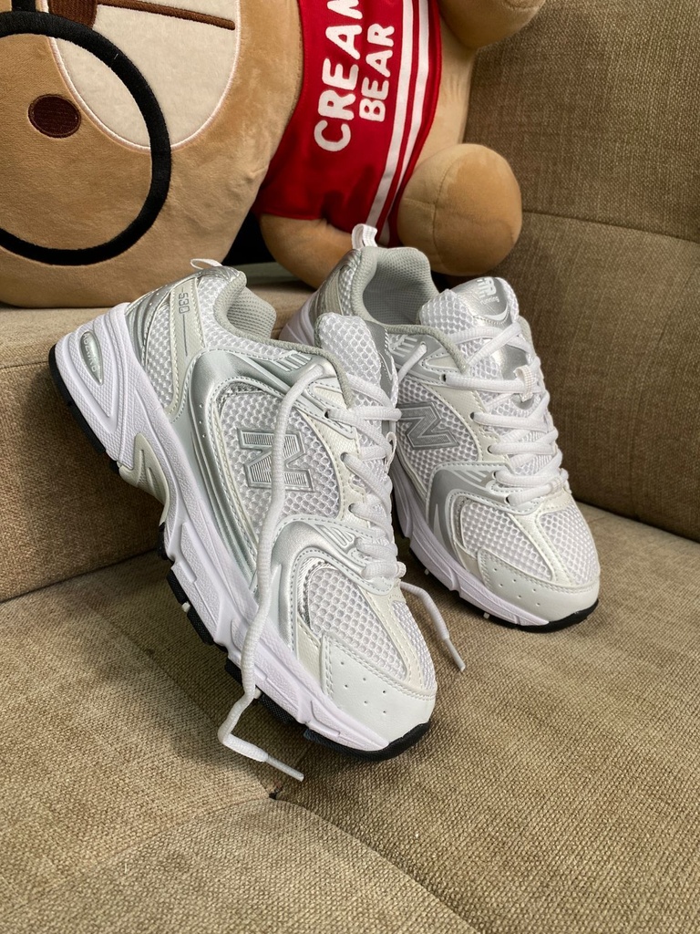 New Balance 530 Blanco Plateado  NB106
