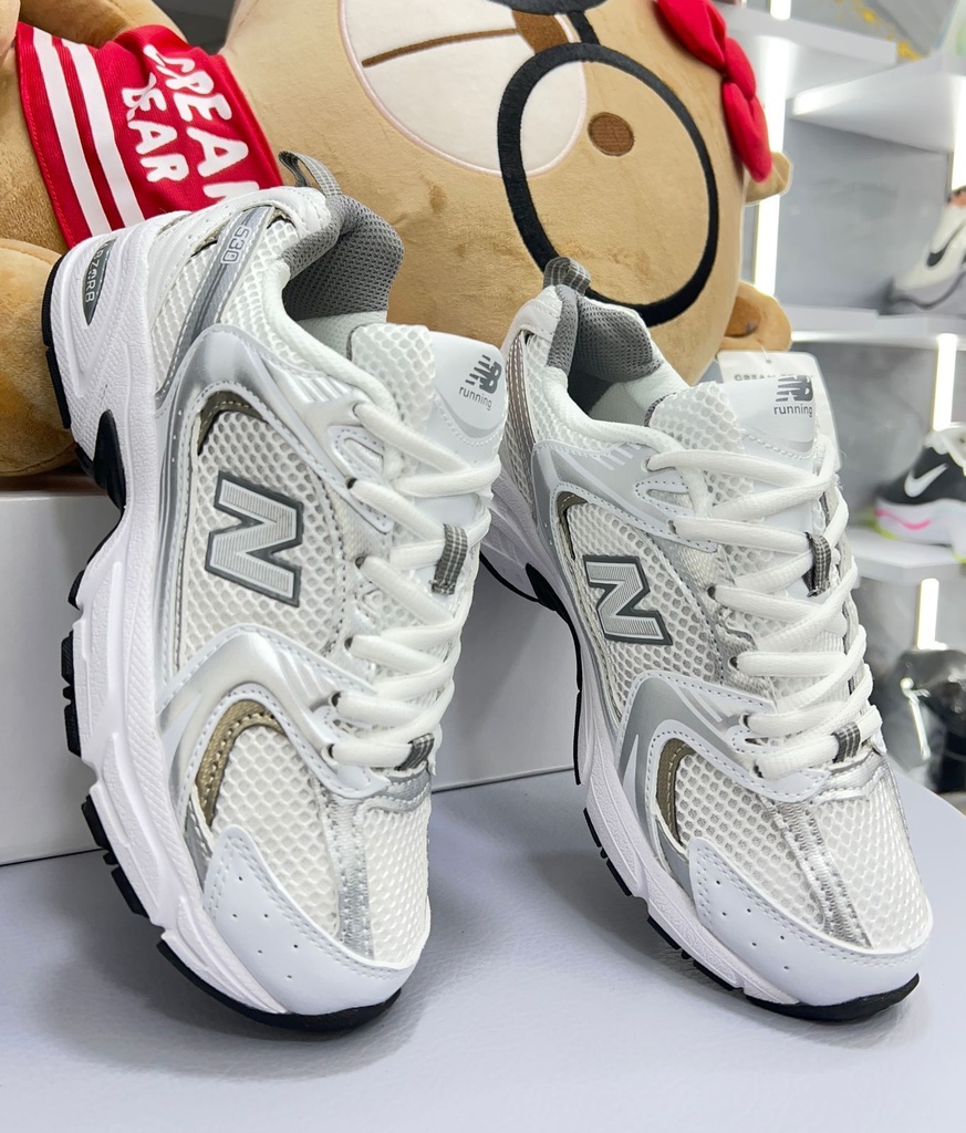 New Balance 530 Blanco Dorado NB119