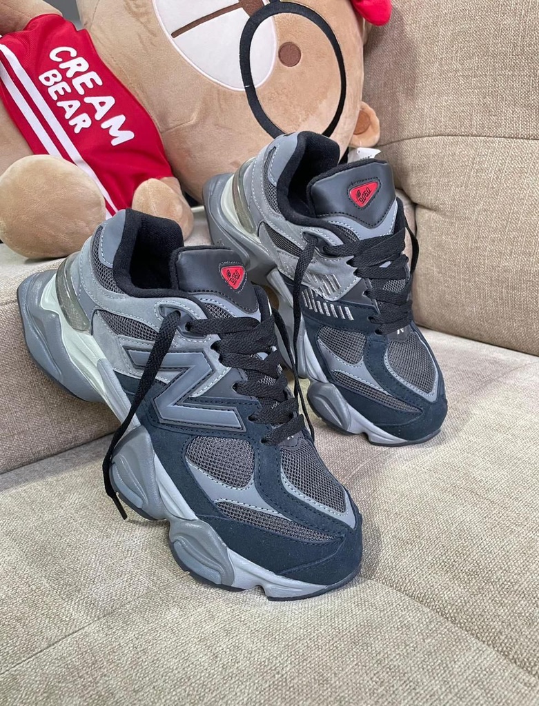 New Balance 9060 Negro Gris NB107