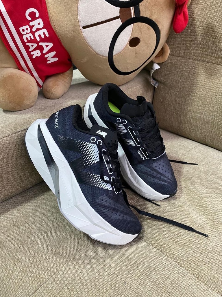 New Balance Elite Negro Blanco NB103