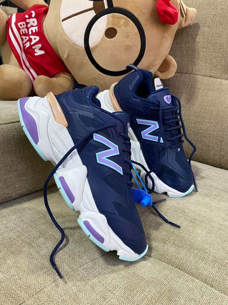 New Balance 9060  Morado Suela Azul NB74
