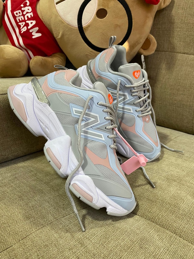 New Balance 9060  Gris Pastel NB76