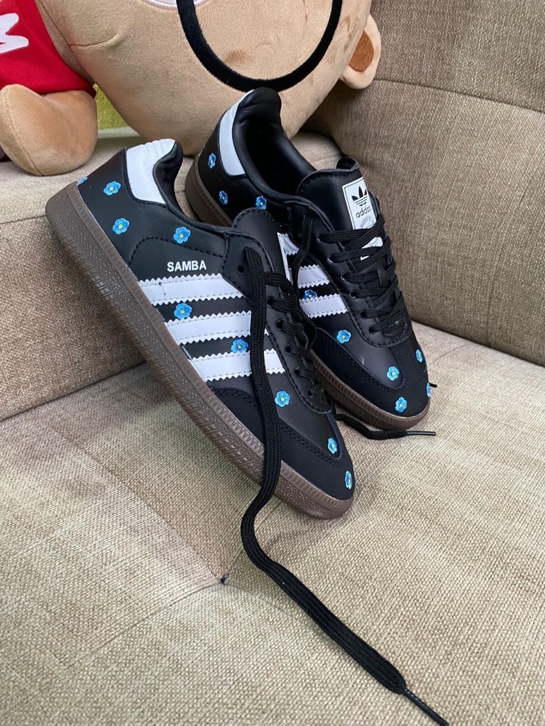 Adidas Samba Negro Flores AD458