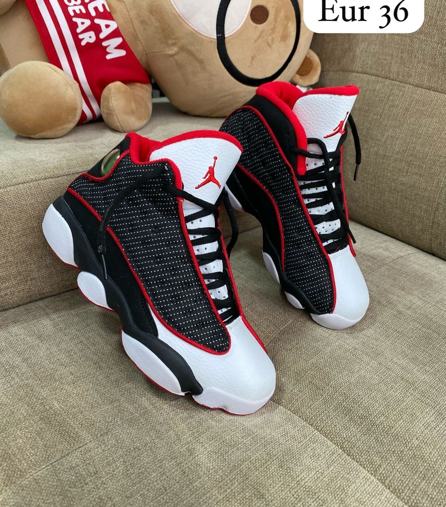 Jordan Retro 13 Negro Linea Roja JD207