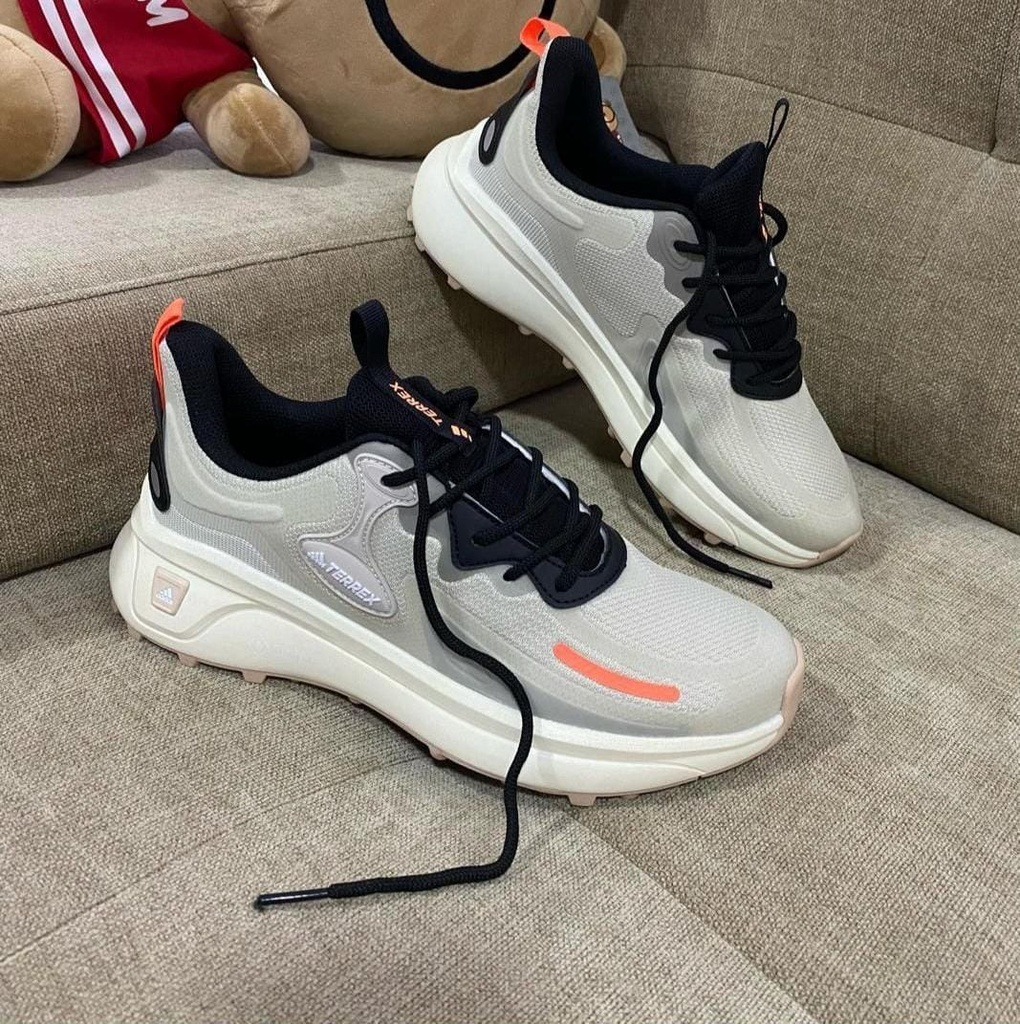 Adidas Terrex Beige AD389