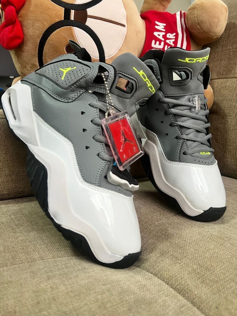 Jordan Royal Gris Blanco JD242