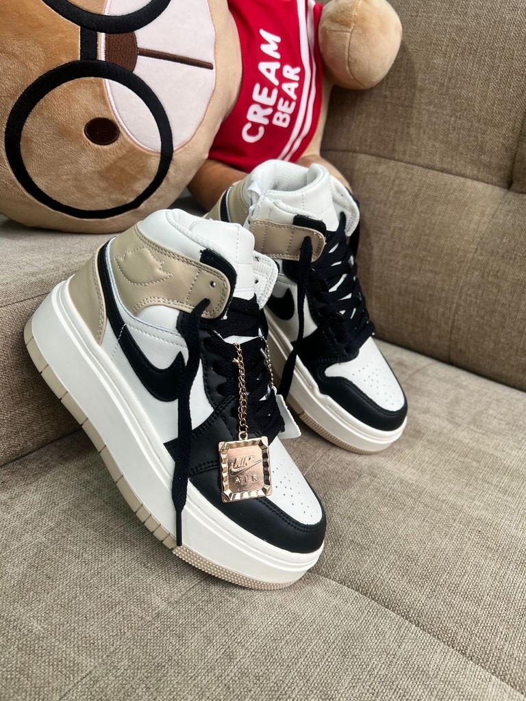 Jordan Elevate Bota Blanco Cafe JD232