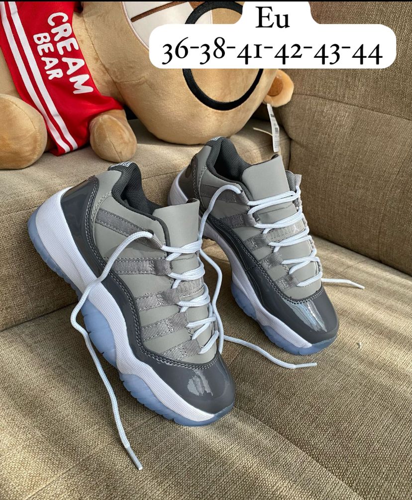 Jordan Retro 11 Bajito Gris Azul JD150