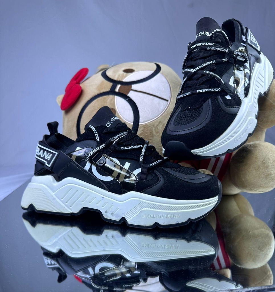 Dolce Milano #2 Negra Suela Blanco DG26