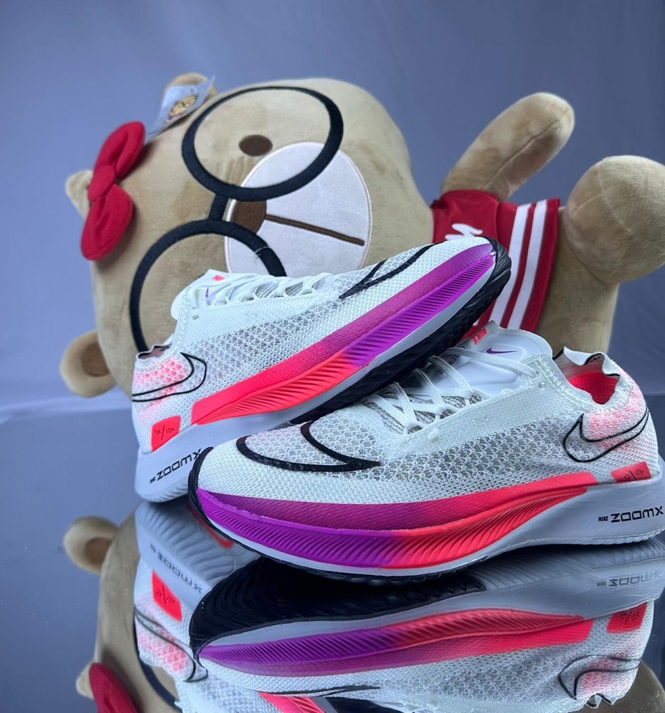 Nike Zoomx Streakfly Blanco Fuscia NK385