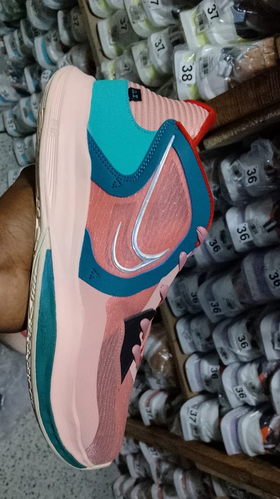 nike kyrie low madder root NK395