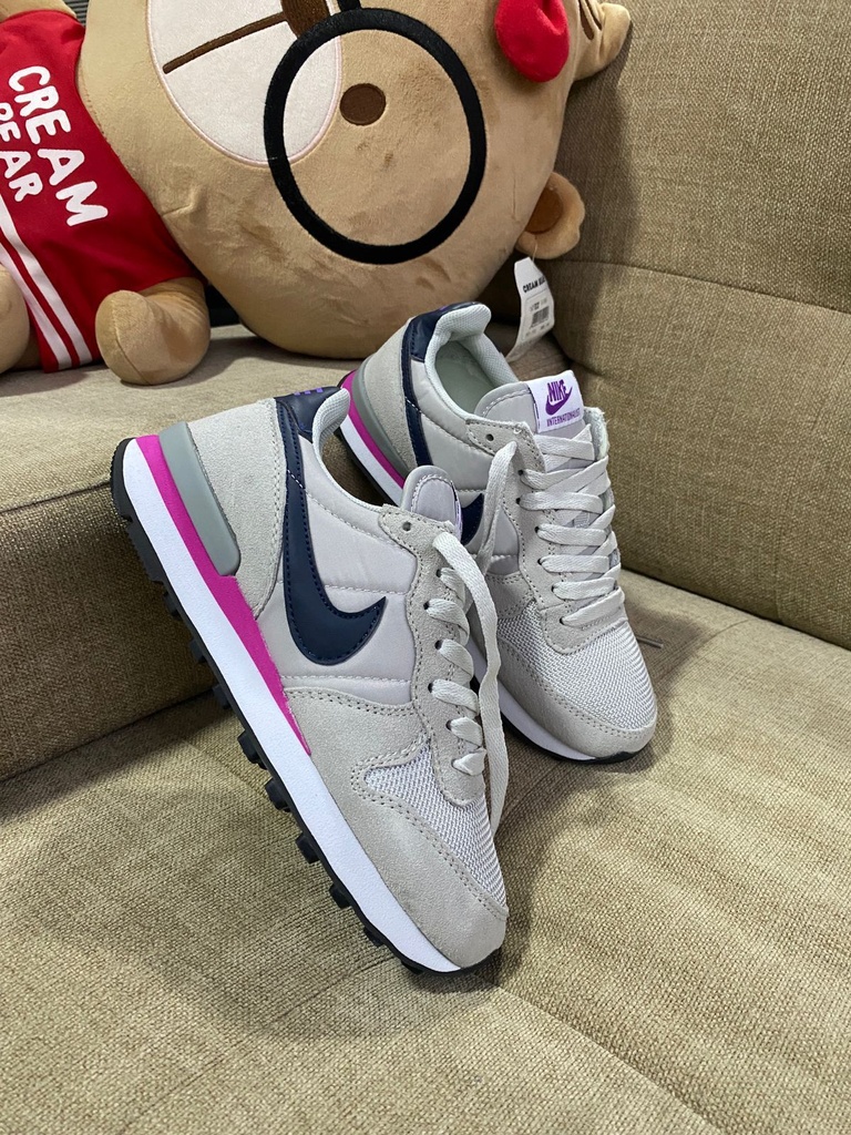 Nike Internacional Gris Morado 