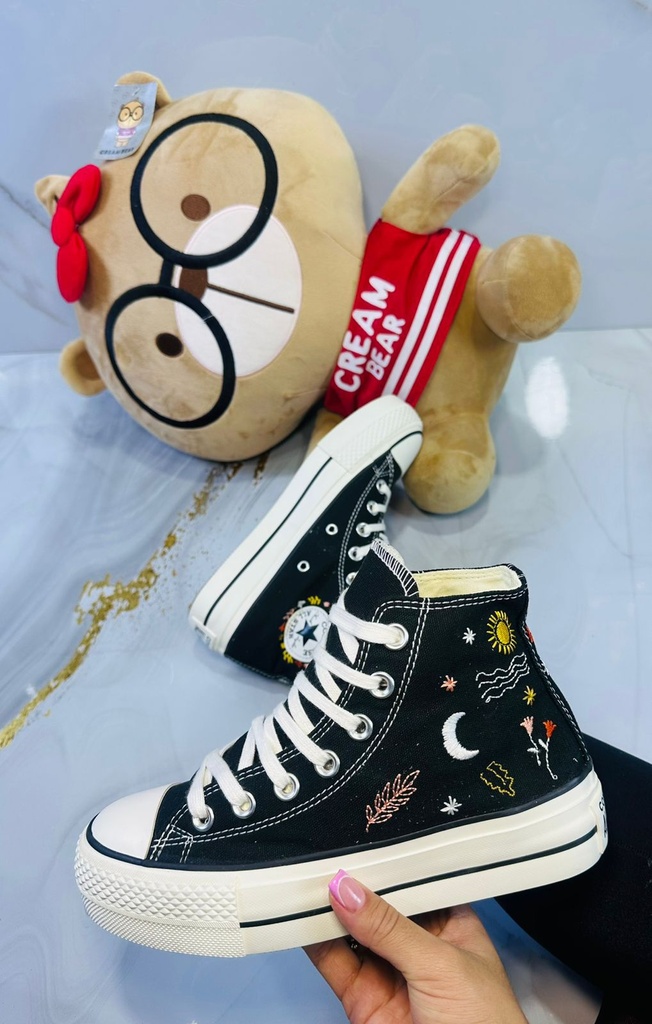 Converse Negro Figuras 