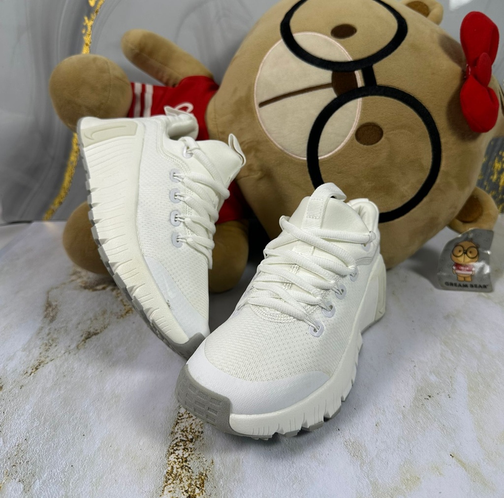 Nike Metcon Blanca-Suela Gris