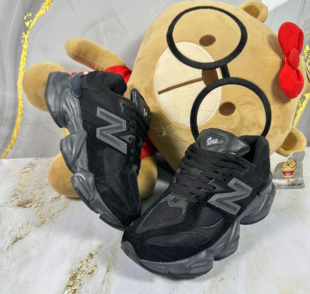 New Balance 9060 Negra-Toda