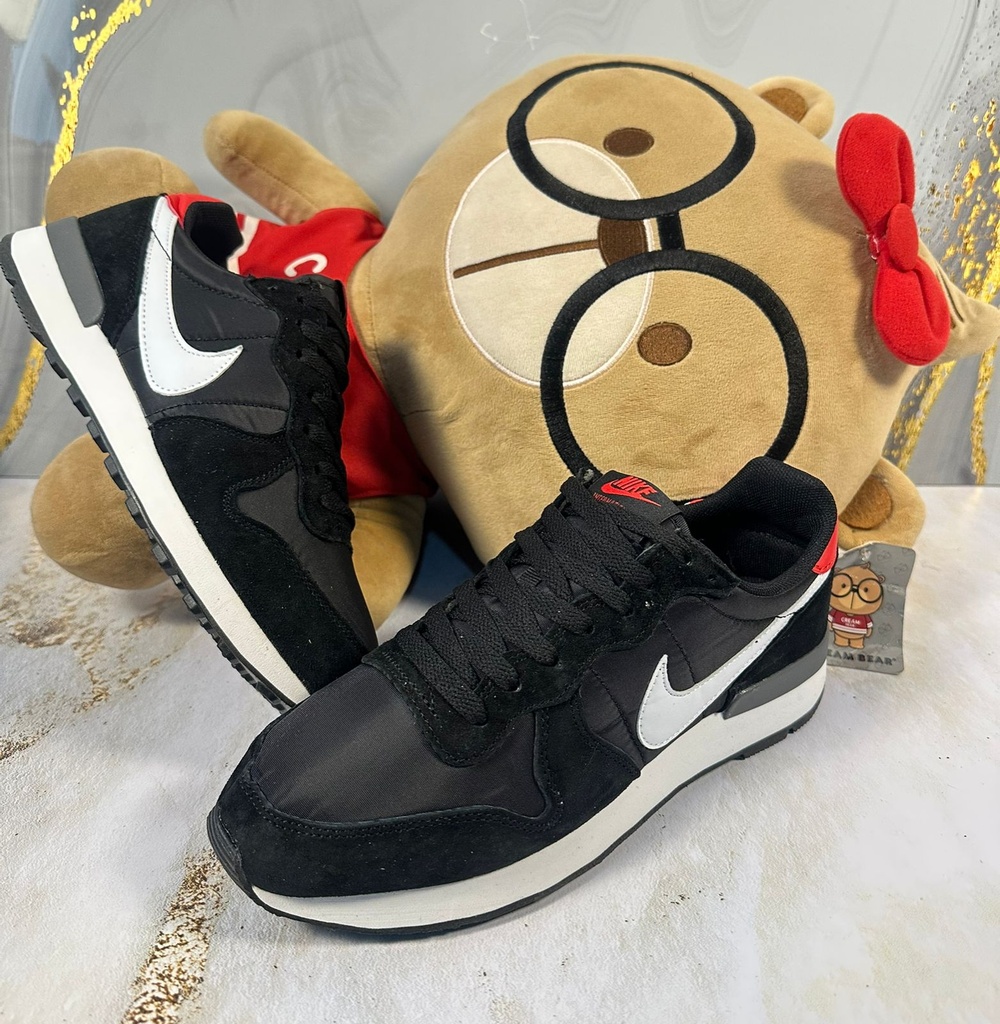 Nike Internacional Negro-Blanco Rojo