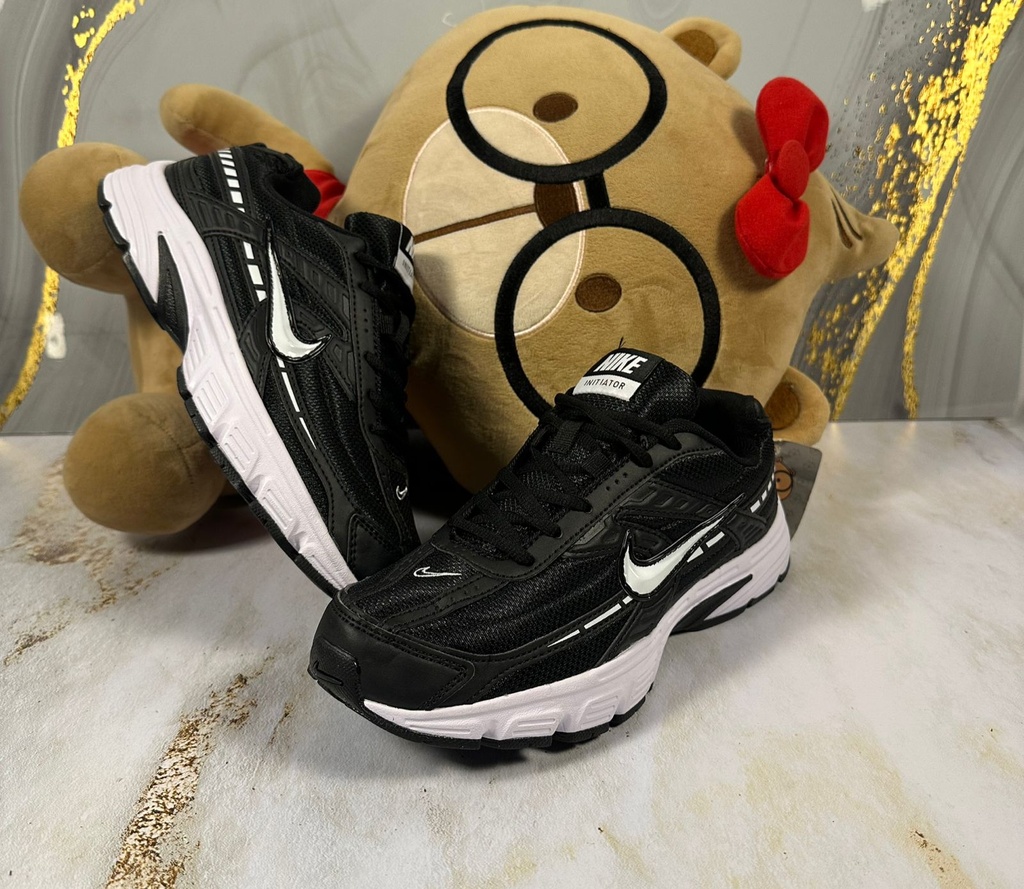 Nike Iniator  Negro-Blanco 