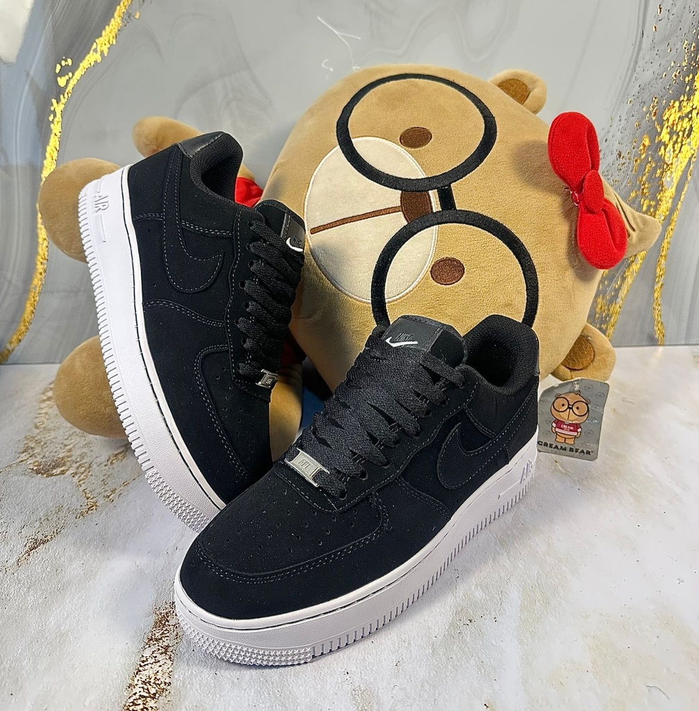 Nike AF1 Negra-Blanca Gamuza