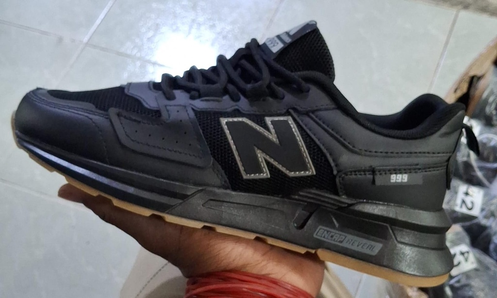 New Balance 999 Negro-Suela Goma