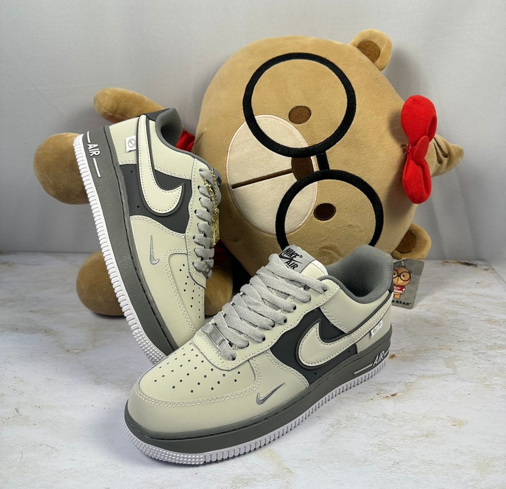 Nike AF1 Beige- FRANJA GRIS 