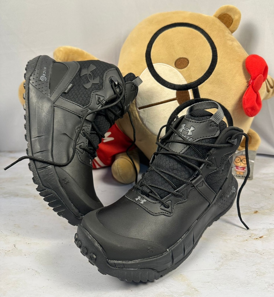 Under Armour Bota Cuero-Negro