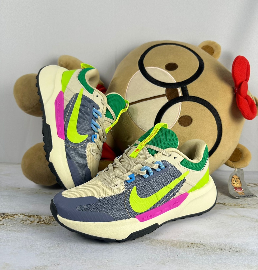 Nike Juniper Trail Beige-Verde