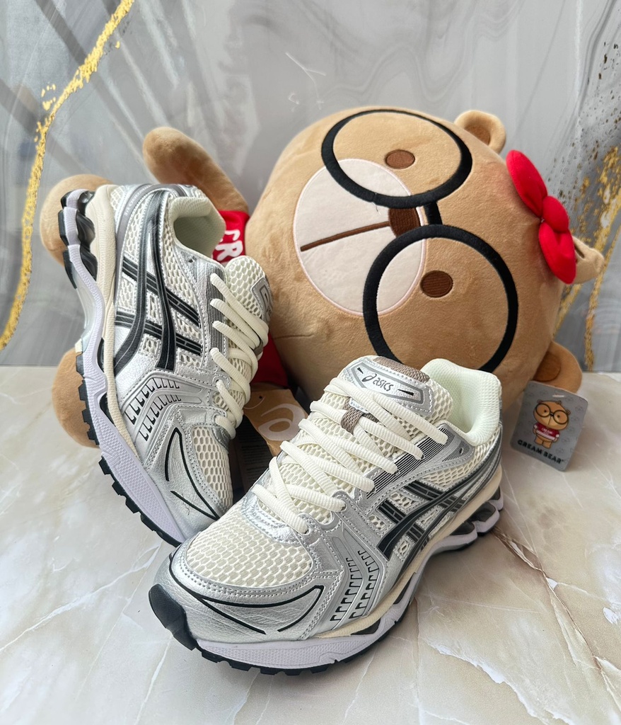 Asics Gris Negro Fondo Beige