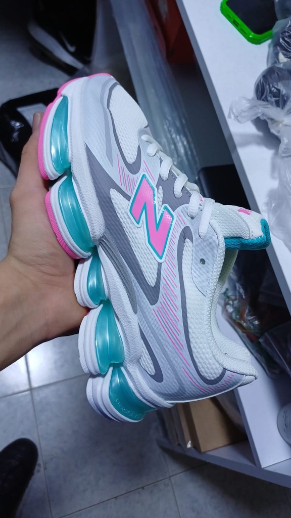 New Balance 2000 Blanco Suela Rosada