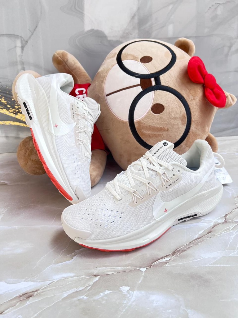 Nike Trail Beige Chulo Blanco