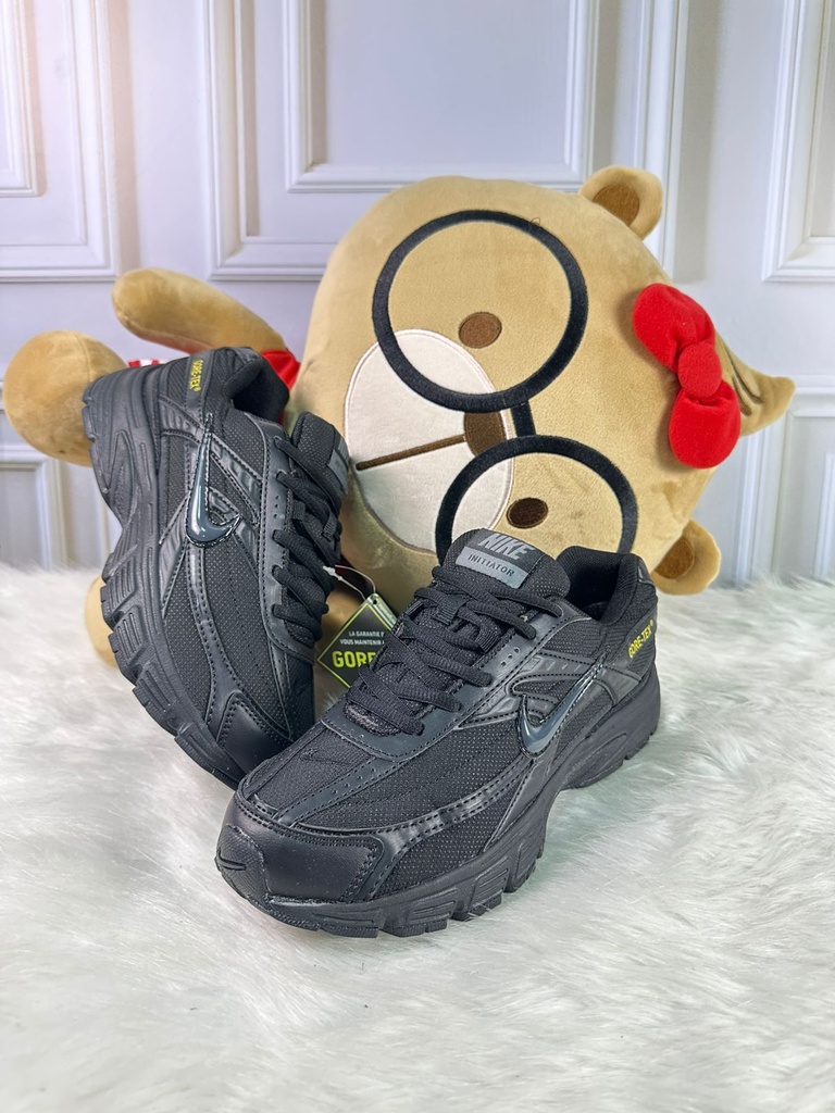 Nike Iniator Toda Negra Gore-tex 