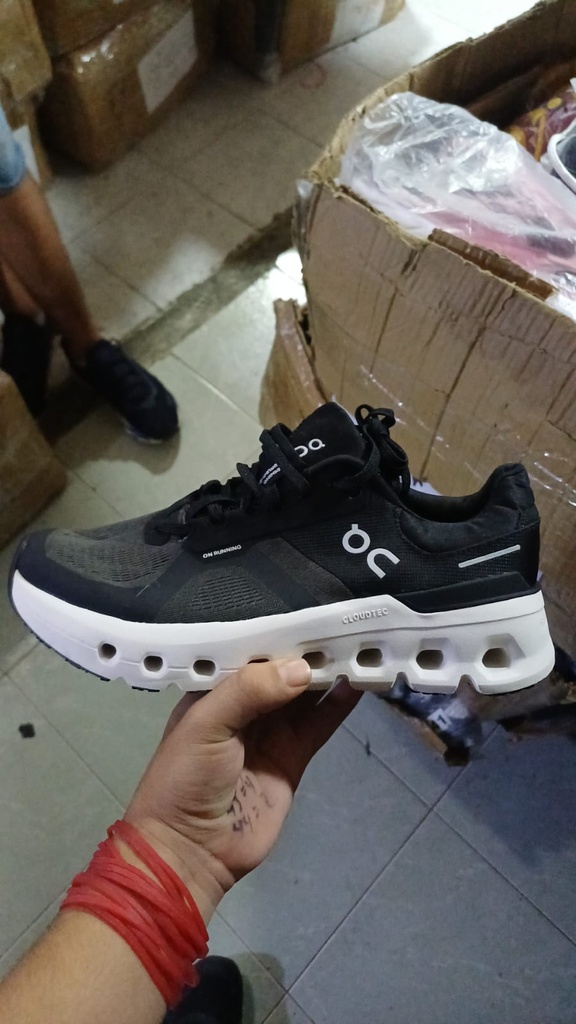 OnCloud Running Negra Blanca