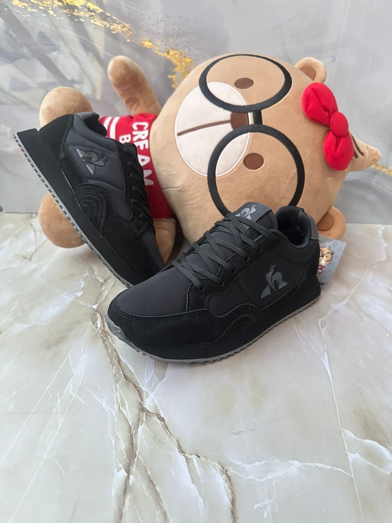 Le Coq #3 Negro Suela Gris