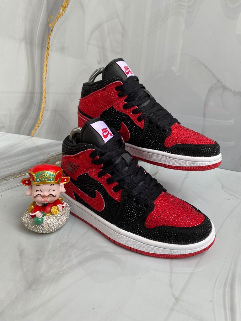 Jordan Retro 1 Negra Roja Perlada