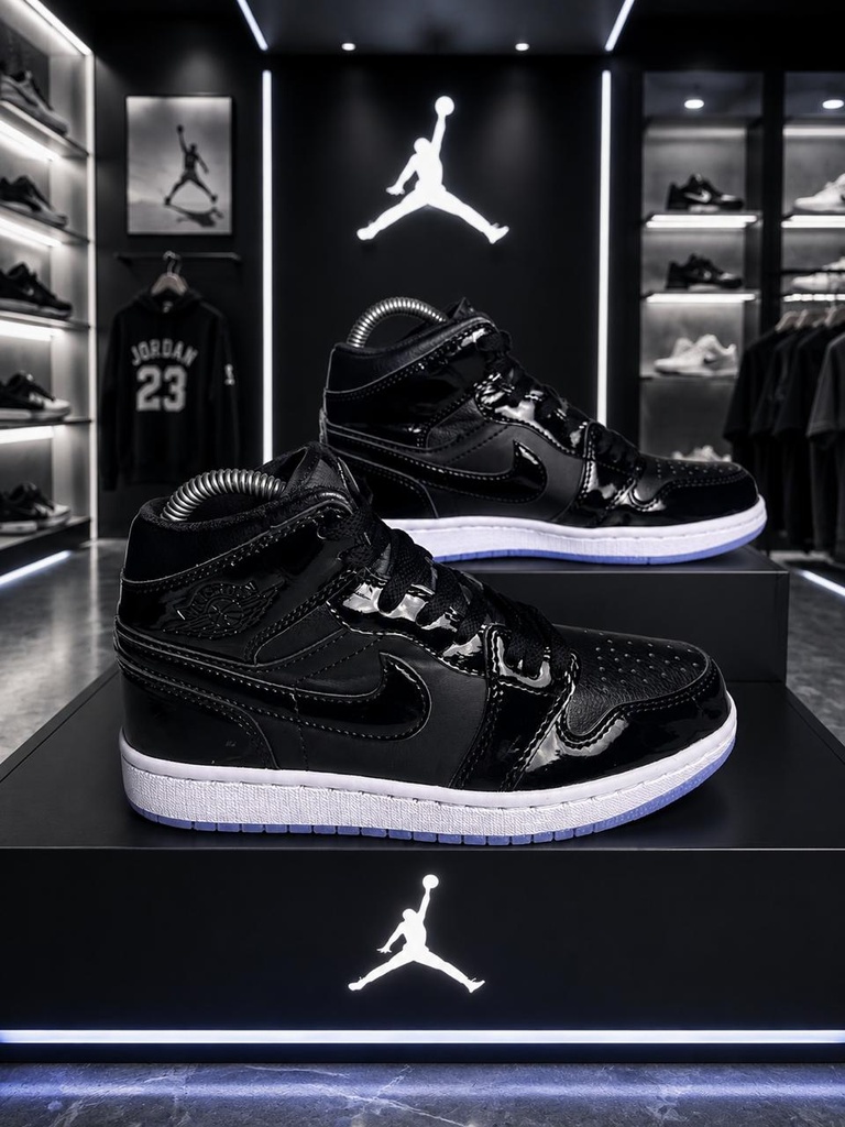Jordan Retro 1 Negro Charol Suela Azul