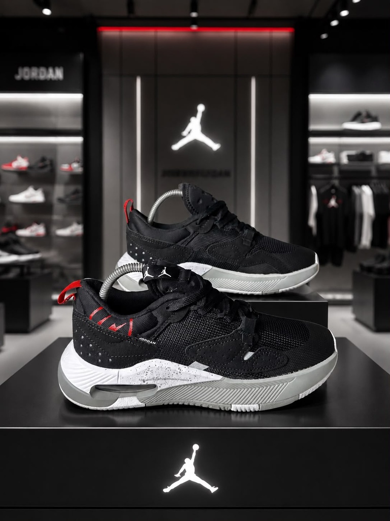 Jordan Cadence Gris Claro Rojo JD165