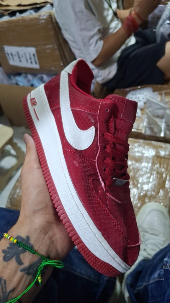 Nike AF1 Low Rojo Blanco Gamuza