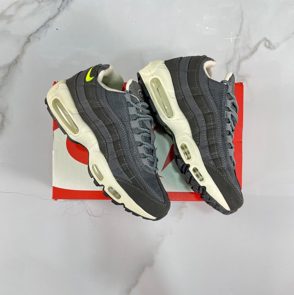 Nike 7 Camaras Gris Verde NK689