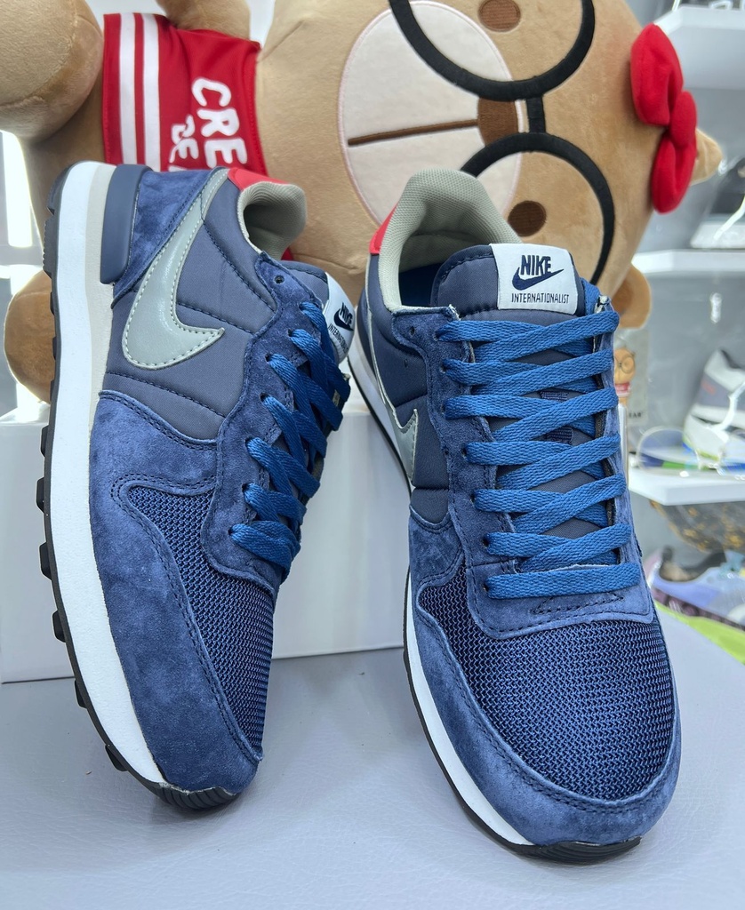 Nike Internacional Turqui Linea Gris NK791