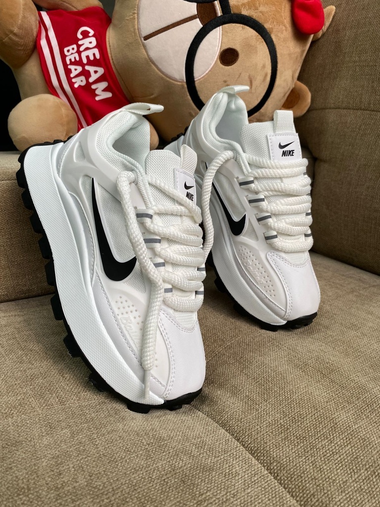 Nike Bailleli Blanco Chulo Negro NK640