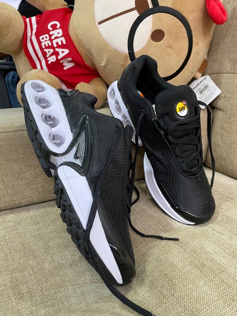 Nike DN Negro Suela Blanca NK588