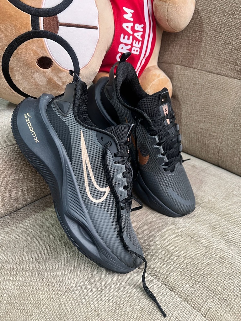 Nike Zoom X Plus Negro Dorado NK705