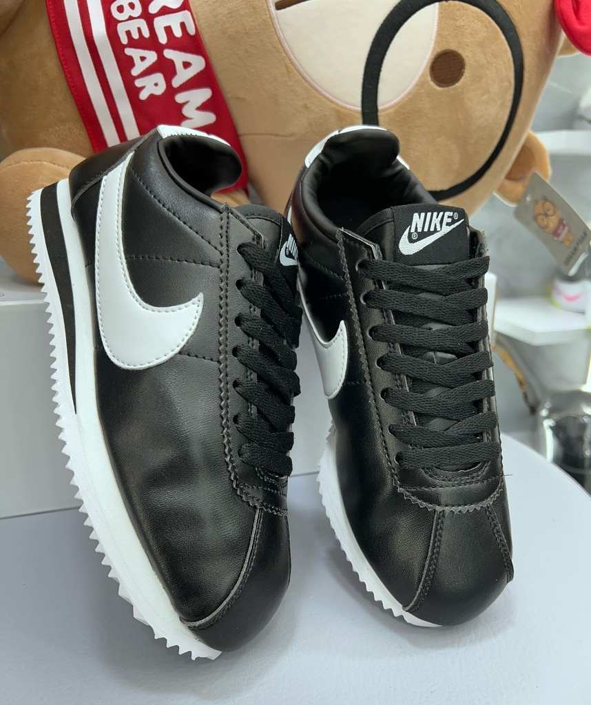 Nike Cortez Negra Linea Blanco NK783