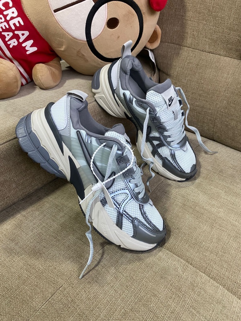 Nike Cushlom Gris Plateado NK731