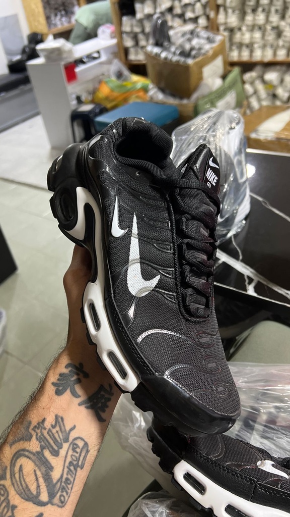 Nike Air Tn Negro Chulo Blanco NK426