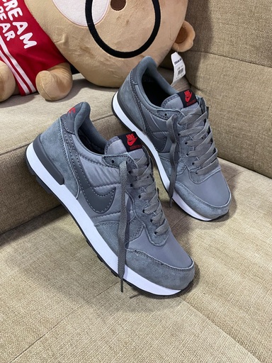 Nike Internacional Gris Negro Rojo NK119 