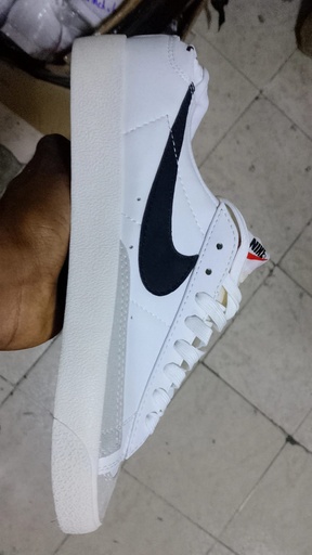 Nike Blazer Blanco Negro Bajita NK437