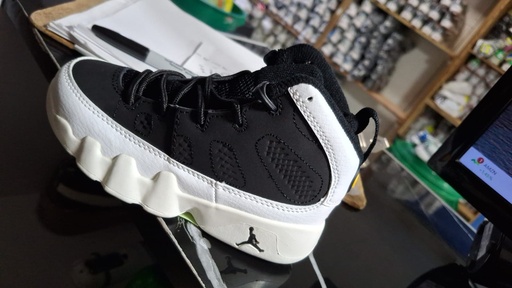 Jordan Retro L Blanca Negra NN181