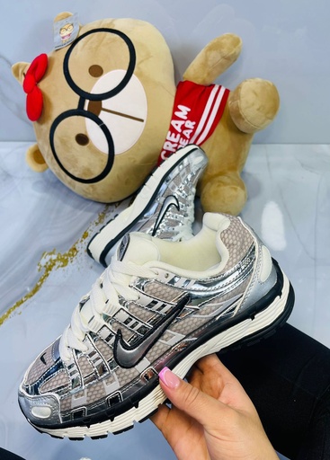 Nike  P6000 Cafe Suela Beige