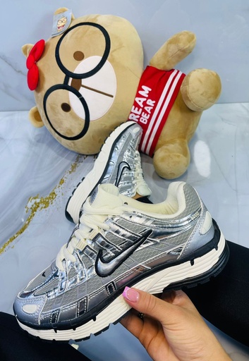 Nike  P6000 Gris Suela Beige 